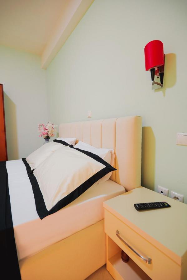 Apartament Armantis *